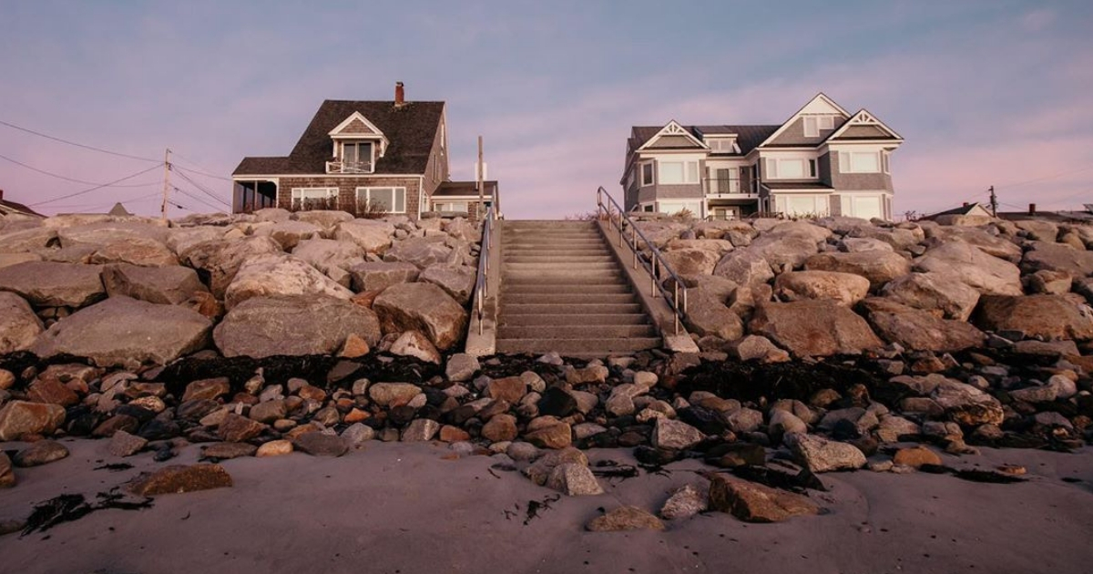 The Houses Along Higgins Beach View of the Week Maine Homes