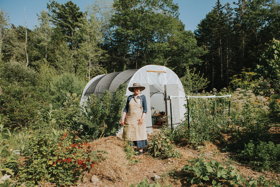 A Cheerful Mess Bar Harbor Garden Tour Maine Homes by Down East